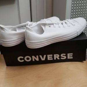 W8.5 NIB white on white converse
